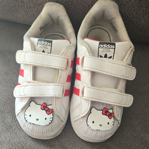 Adidas Kids Sneakers with Hello Kitty Design - White and Red - Picture 1 of 2